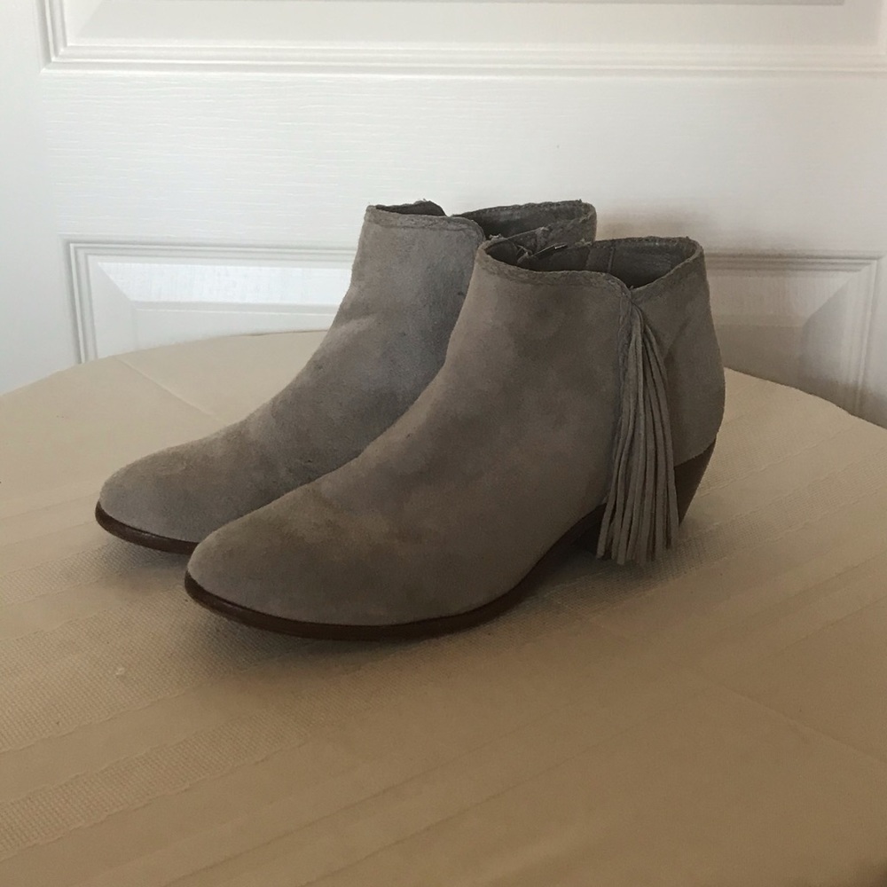 Sam Edelman “Paige” Suede Fringed Ankle Bootie 5.5